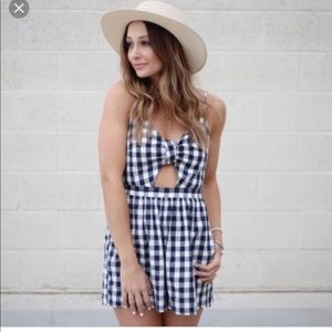 AE keyhole front romper L